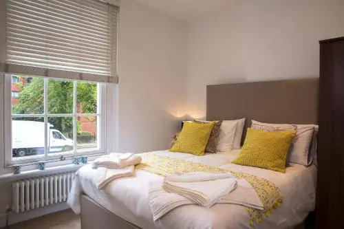 Finchley Central Luxury 2/3 bed triplex loft style apartment