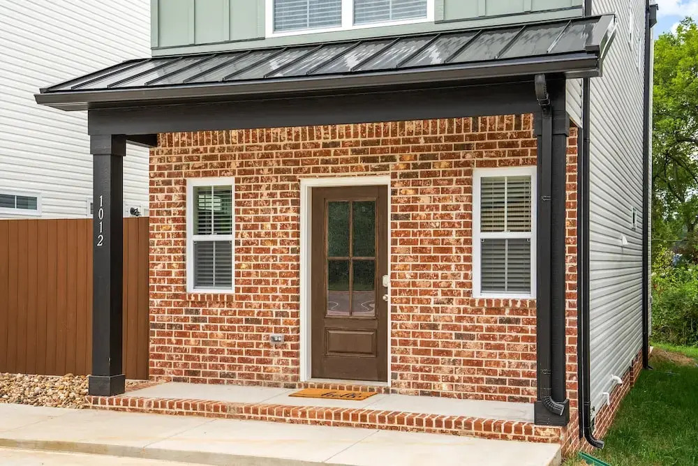 Adam's Downtown Retreat w/ Rooftop Access