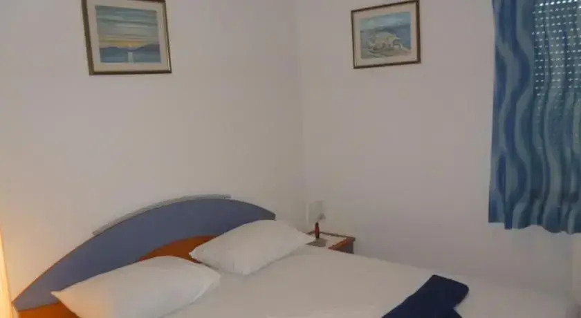 Apartment Top Split