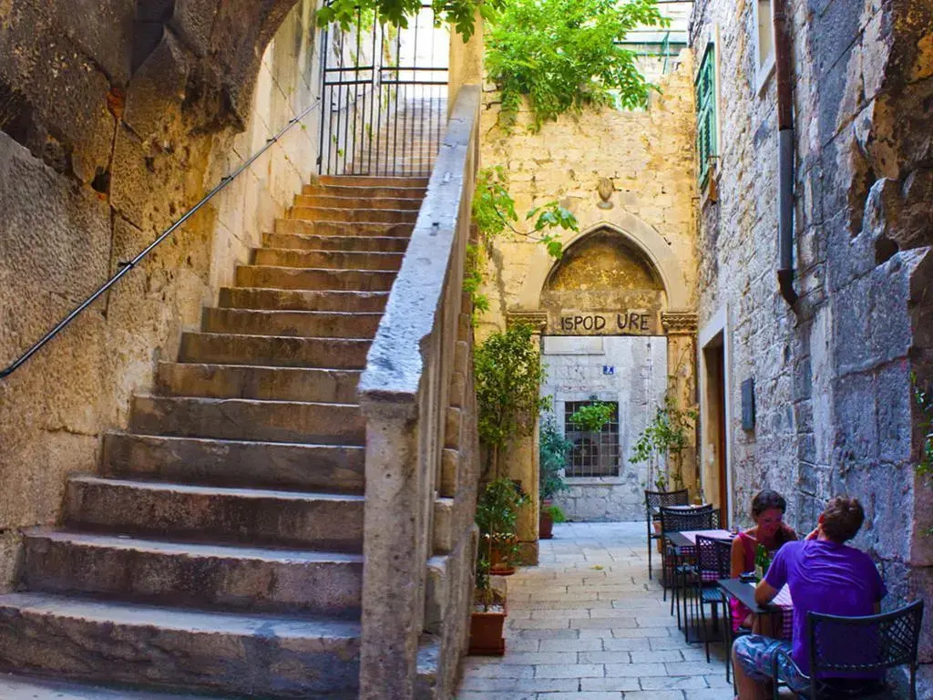 Best Of Split Apartments