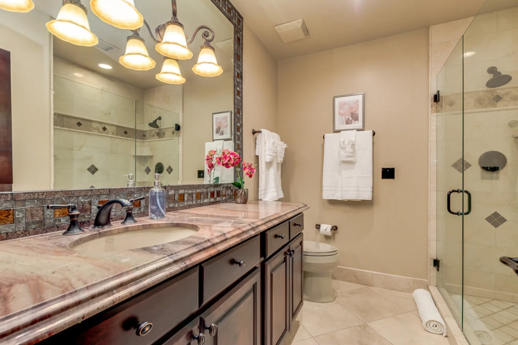 Your Oasis-Private Estate Resort 6Bdrm/5.5 Bath/Pool Misters