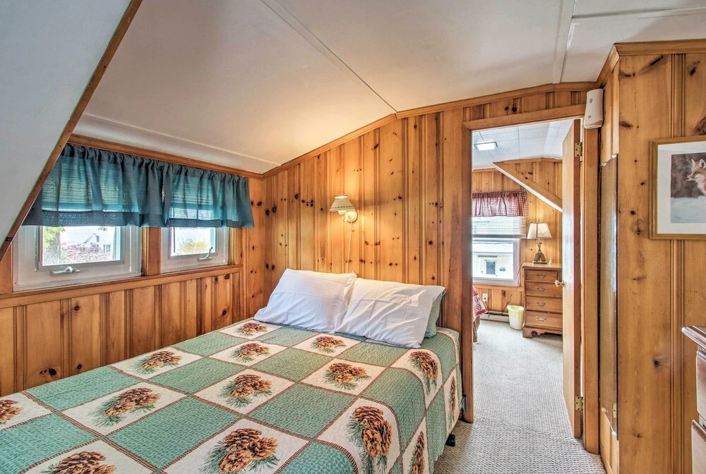 Sebago Lake Cottage w/ Patio + Beach Access!