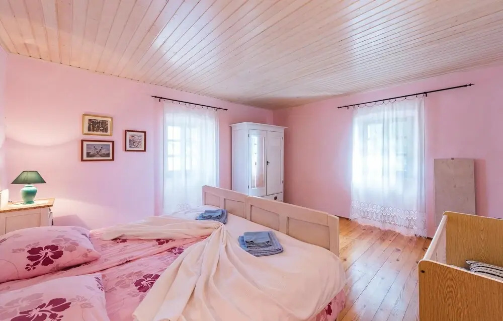 Beautiful Home in Markovac With Wifi and 5 Bedrooms