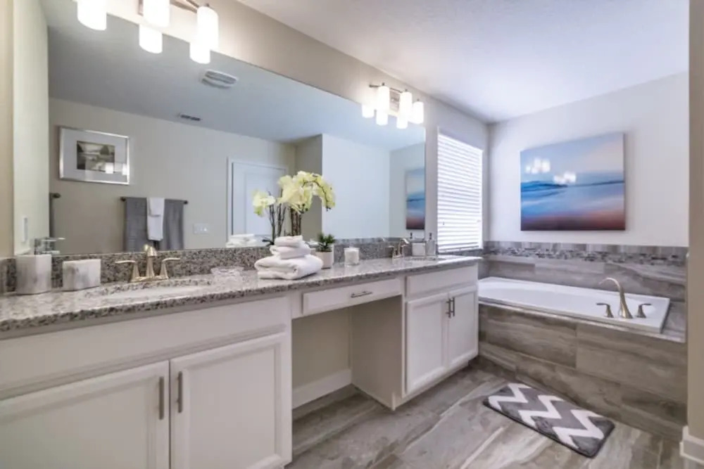 Cool and Modern 5 Bed 4 Ba Game Room Pool Spa 4724sh