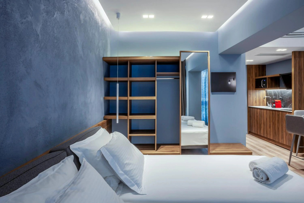 Violin Glam Apartments by BiNoBi