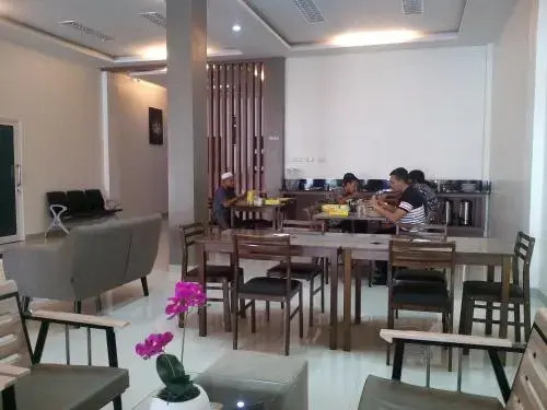 Amoda Hotel & Cafe