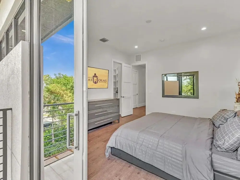 New Luxurious Home 3 Min to Beach Walk to Las Olas