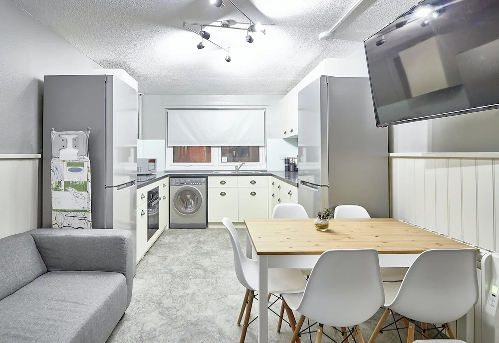 Destiny Student Meadow Court - Campus Accommodation