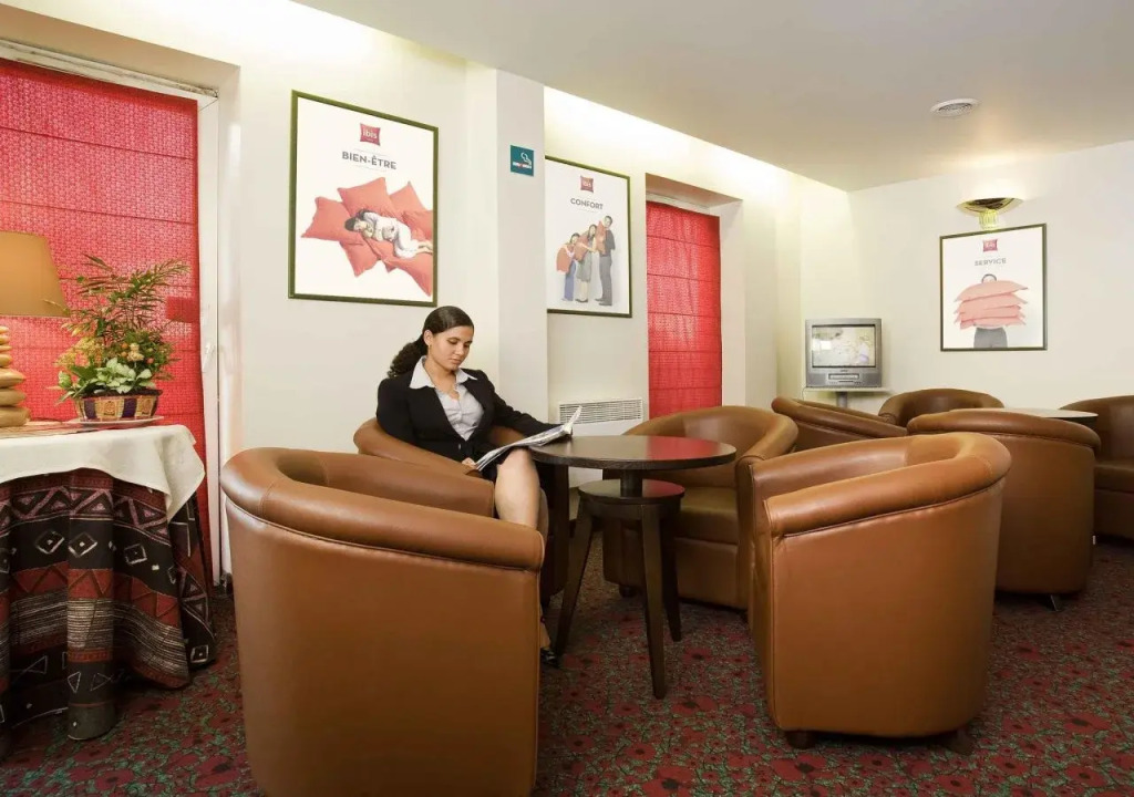 Отель Mermoz Paris Le Bourget