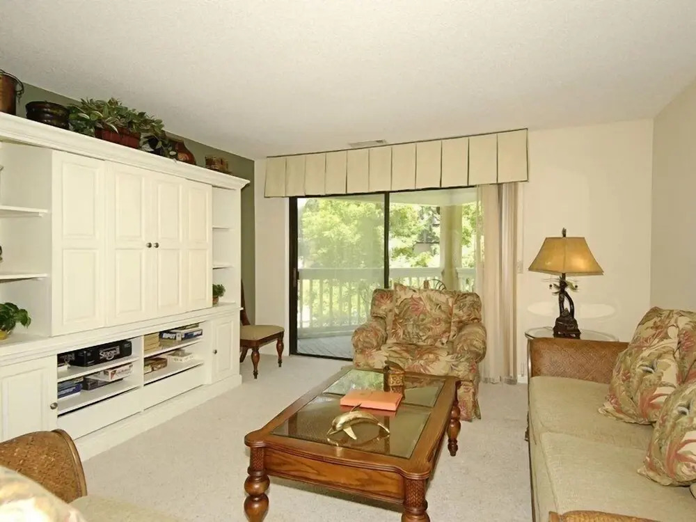 Colonnade Club 137 - Two Bedroom Condo