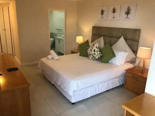 22 Kyalanga Beachfront Apartment