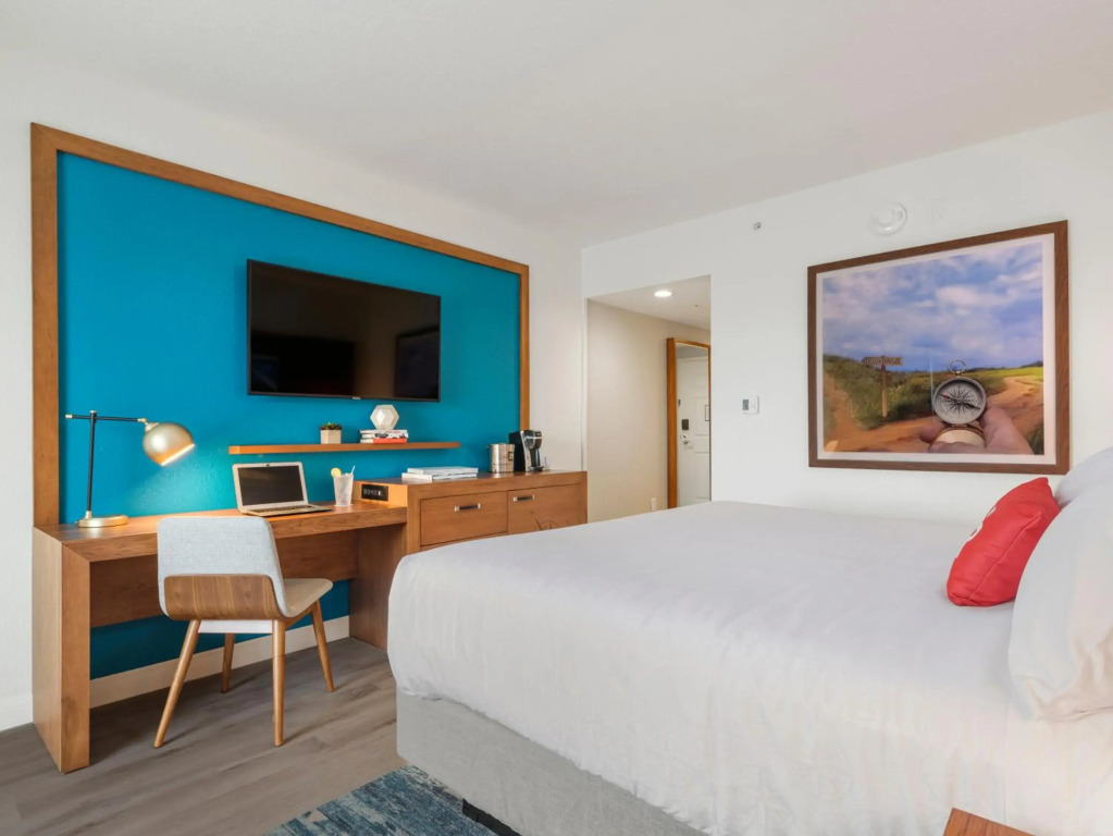 Compass Hotel by Margaritaville Anna Maria Sound