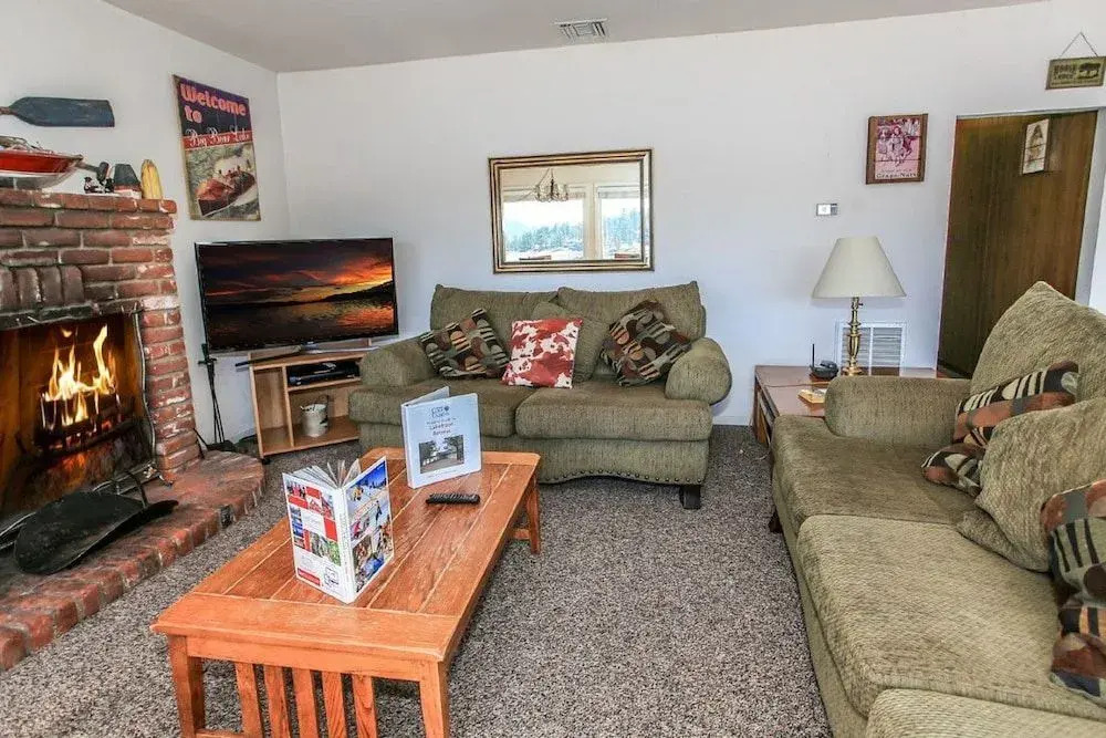 Lakefront Retreat