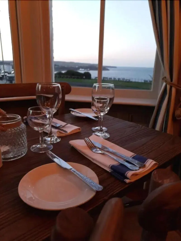 Delmont Hotel & View Restaurant