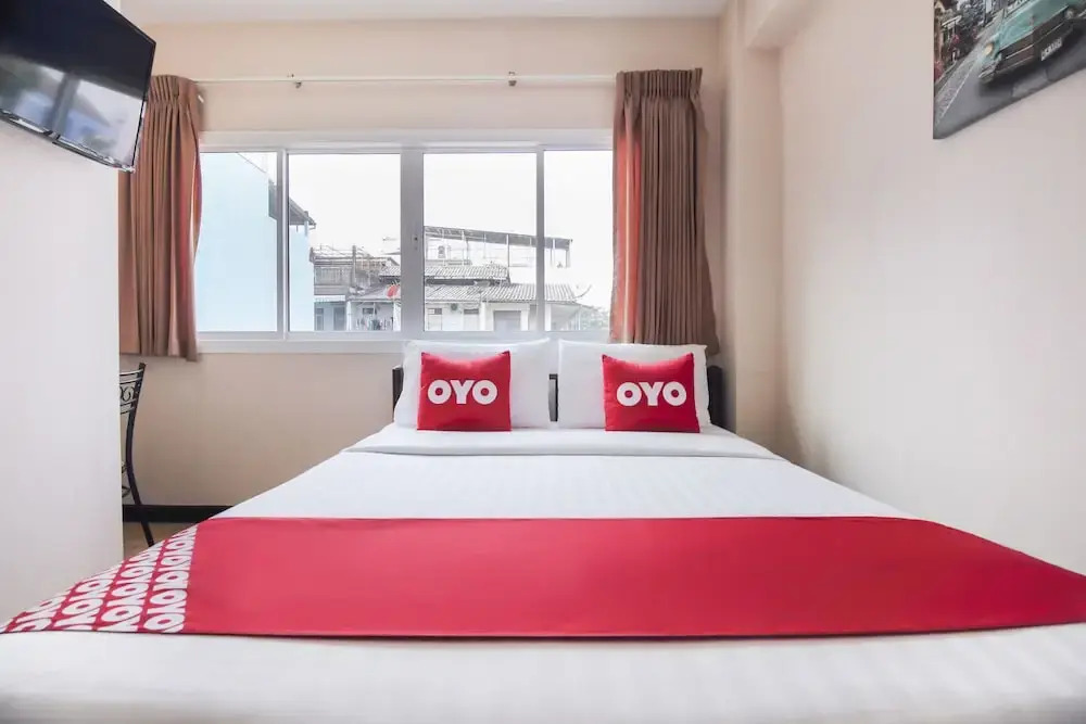 OYO 537 Na Banglampoo Hotel