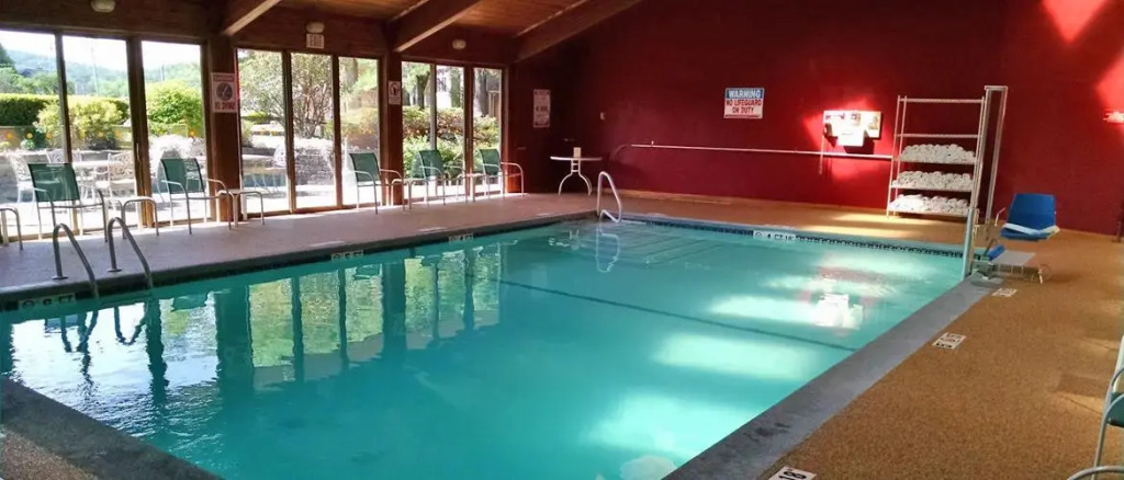 Fireside Inn & Suites Gilford