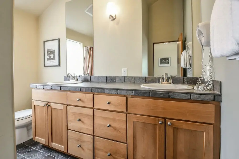 Mossy Rock Lodge 127 by SummitCove Vacation Lodging