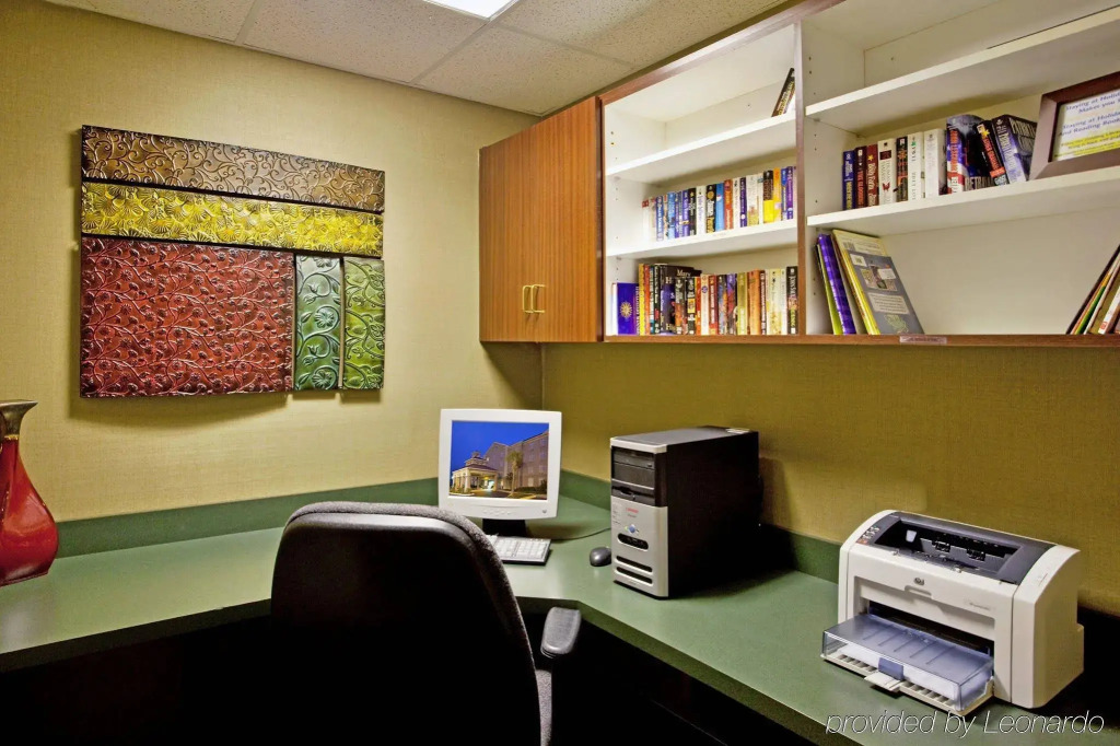 Holiday Inn Express Hotel & Suites Charleston - Northwoods by IHG
