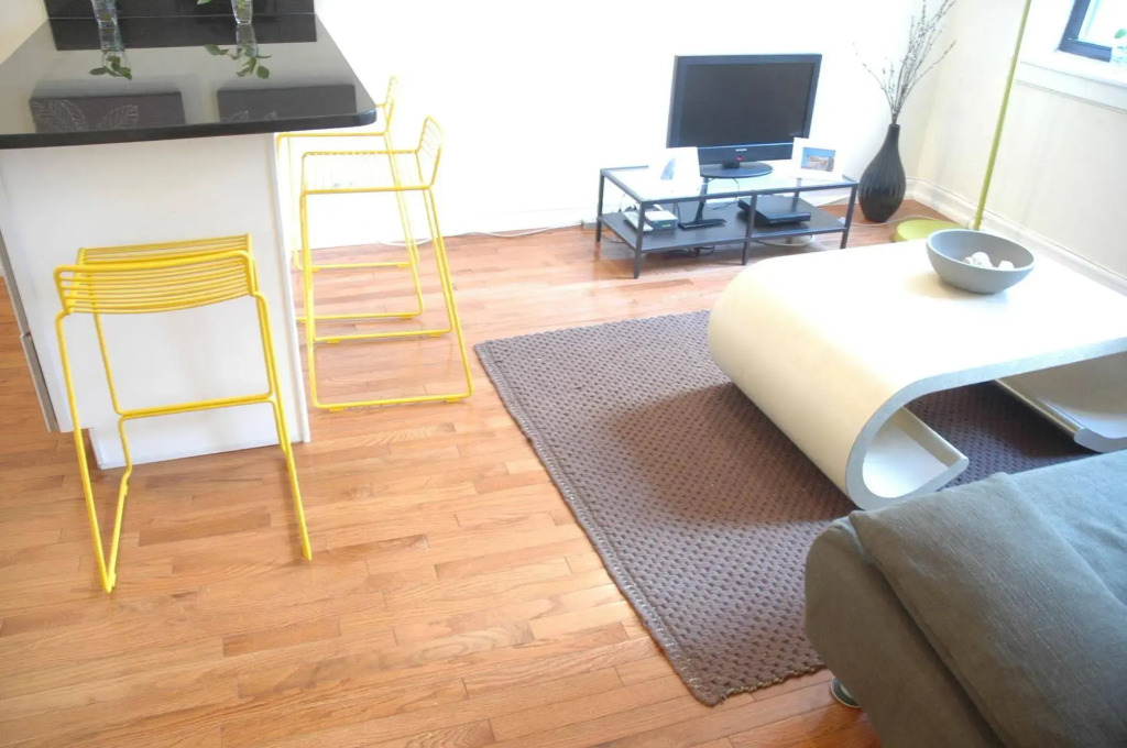 Midtown East 1BR Six DR27