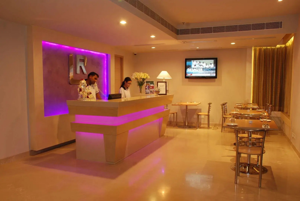 Sarovar Portico Naraina, Hotel
