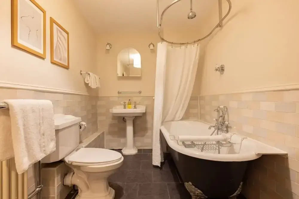 The Notting Hill Base - Charming 2bdr With Balcony