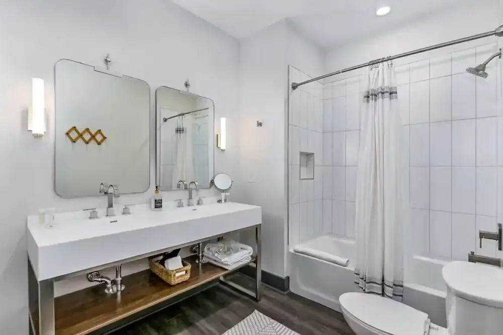 Nashville Oasis at The Muse: Modern 2BR With Balcony & Rooftop Views