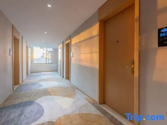 Zhenan Elegant Residence Hotel (Baicheng Railway Station)
