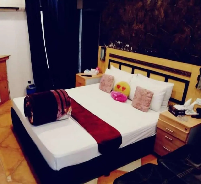 Hotel Royal Suites