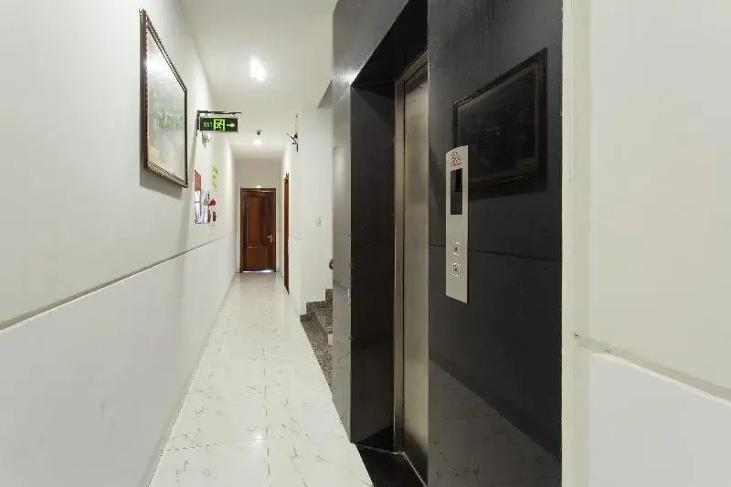 OYO 783 Rose Hotel