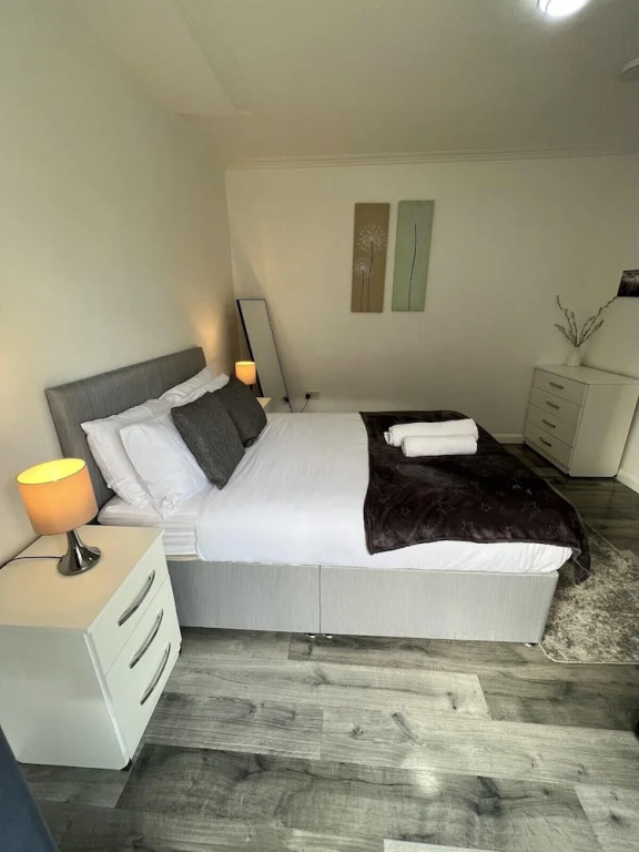 Birmingham Blissful Retreat - 4 Bedroom