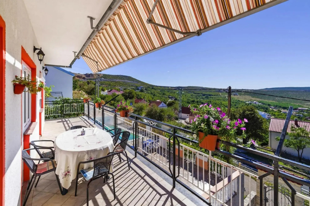 Holiday Home in Rovanjska with Sea Views