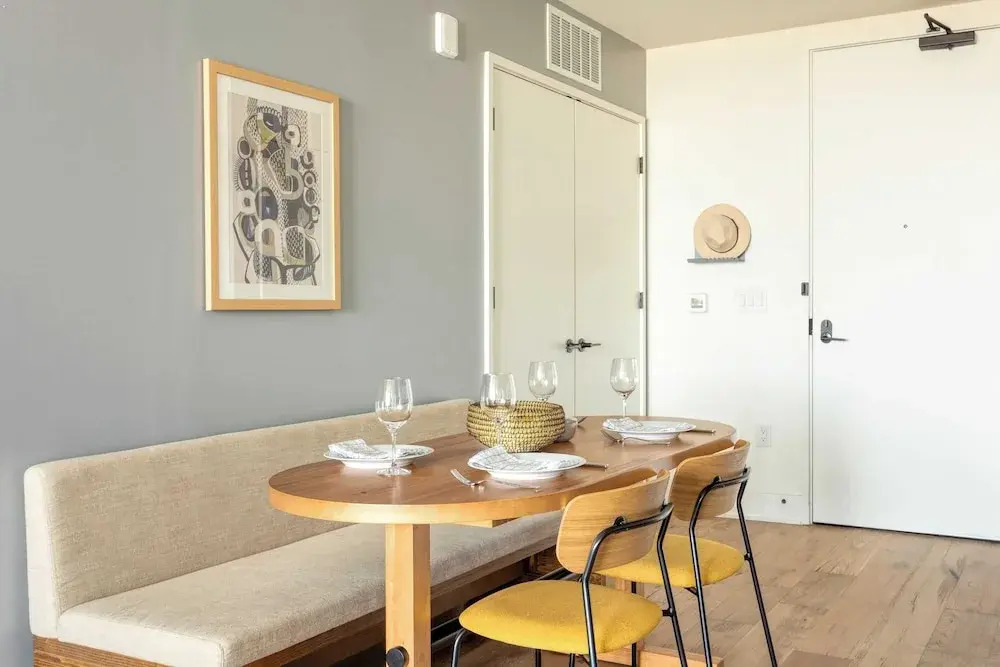 Sleeps 16 Brand New Austin High Rise w/ Rooftop Pool, Gym, Yoga Studio & More!