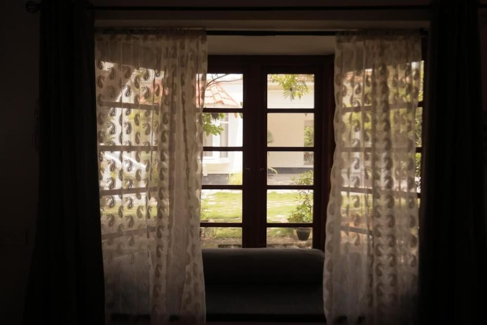 ELIVAAS Palliath House-1-Room