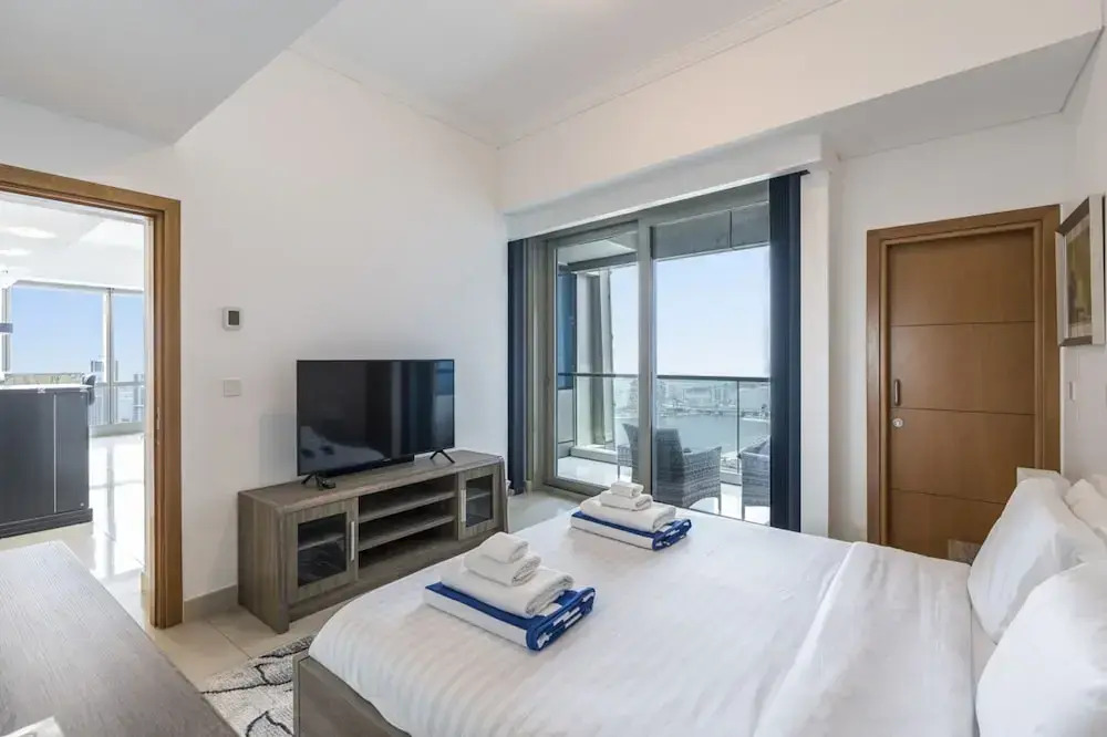 Luxury at Ocean Heights Views Dubai Marina 4 Beds Sleeps 8