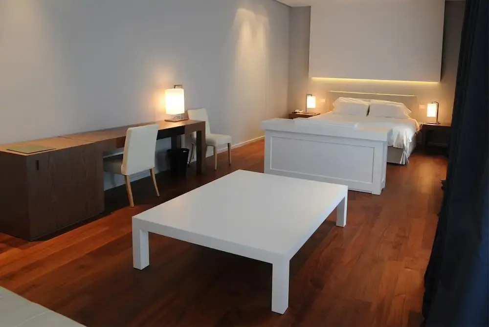 Cristina Park Hotel