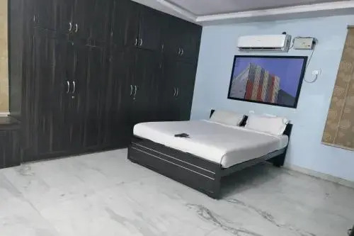 OYO HOME 83984 Peaceful Stay Villa