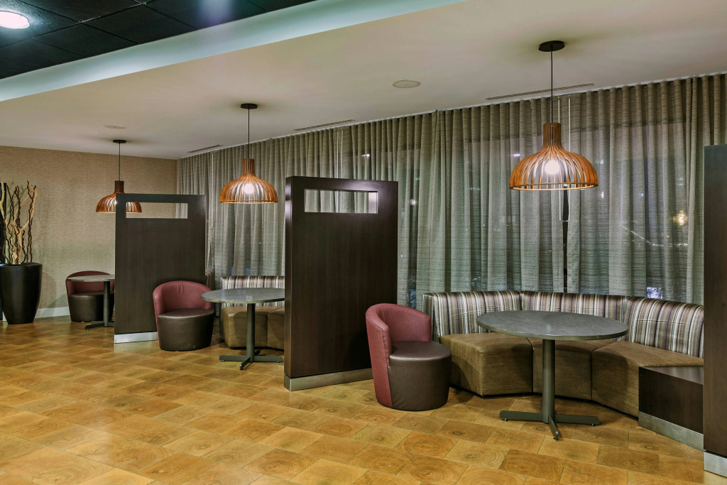 Courtyard by Marriott Tulsa Woodland Hills