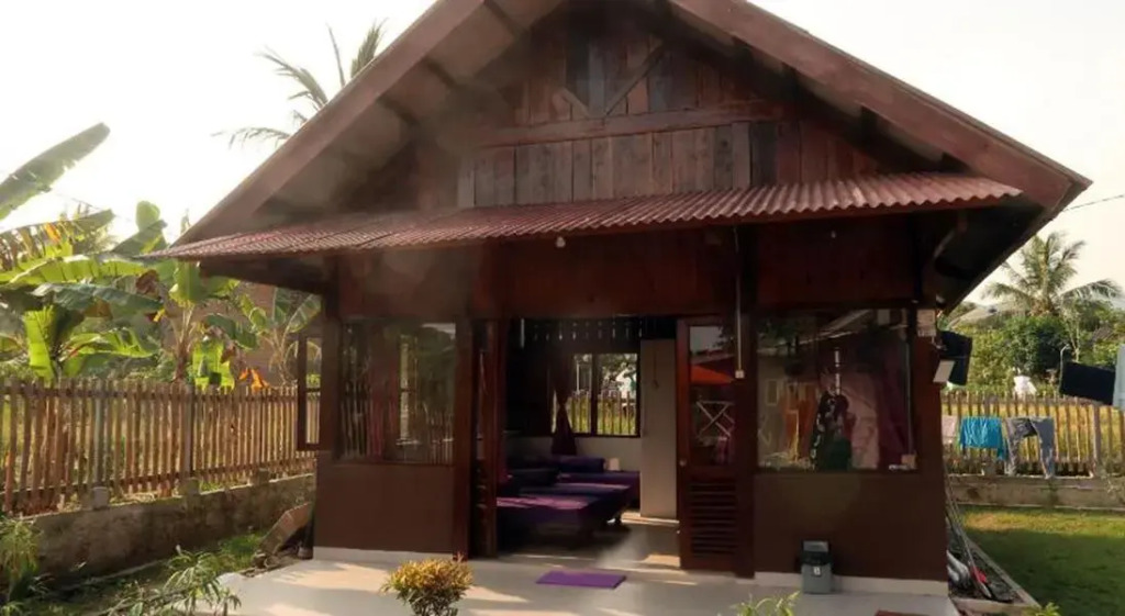 Aryas Surf Camp Cimaja