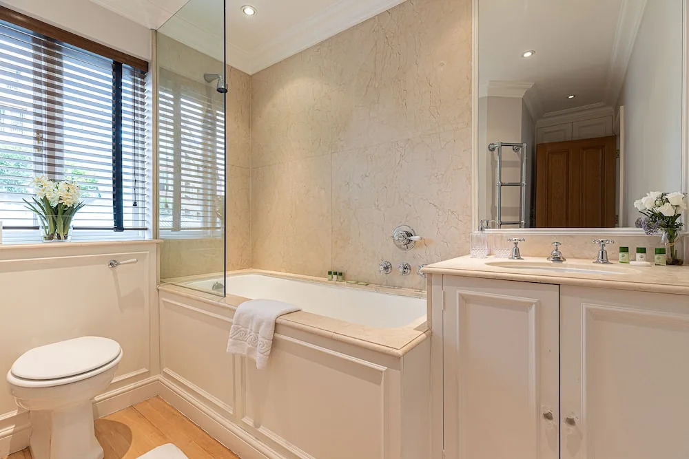 Stunning 6-Bed House Near Harrods in Knightsbridge