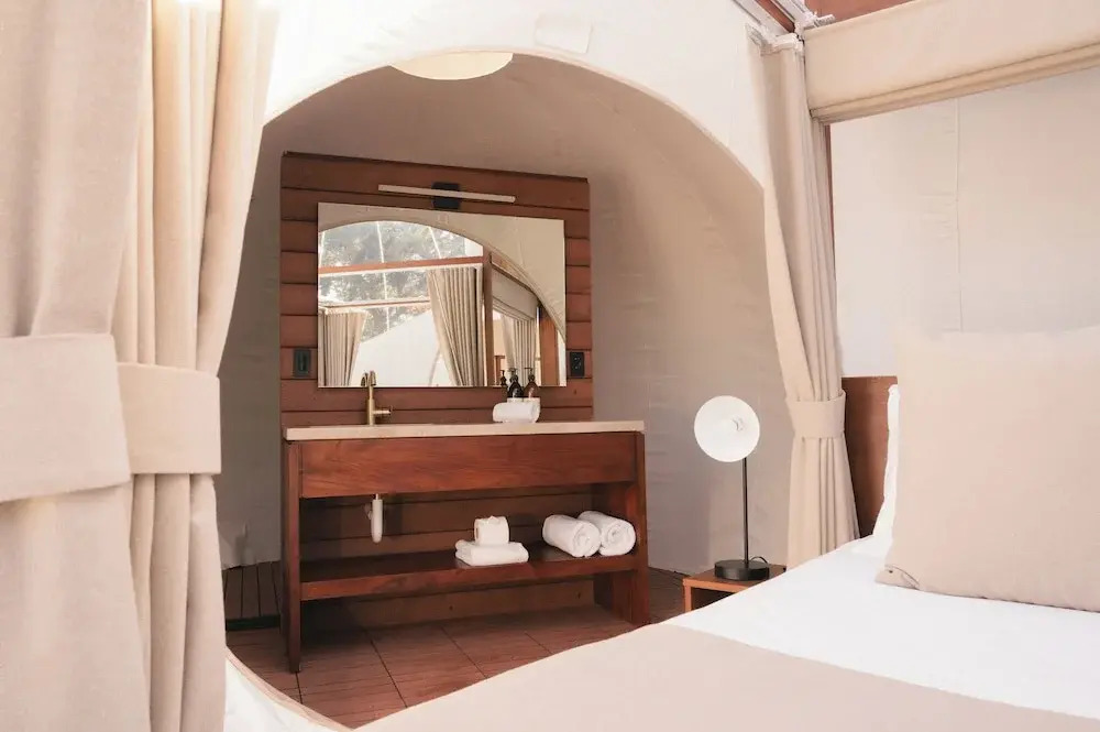 Campera Hotel Burbuja
