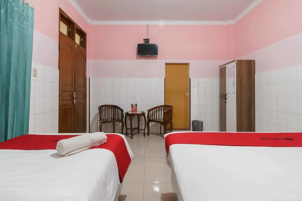 RedDoorz Plus @ Jalan Gatot Subroto Medan