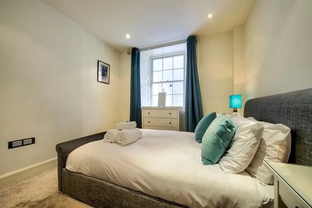 JOIVY Quiet Mews Apartment in New Town