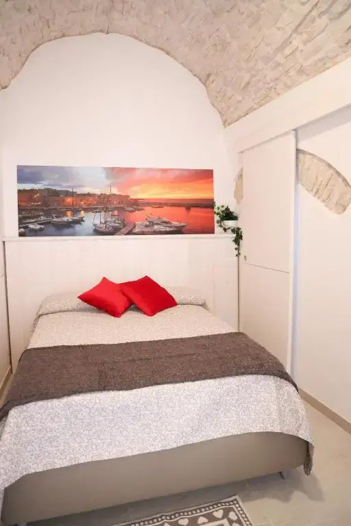 Room 20 - Piccola Camera in pietra bianca