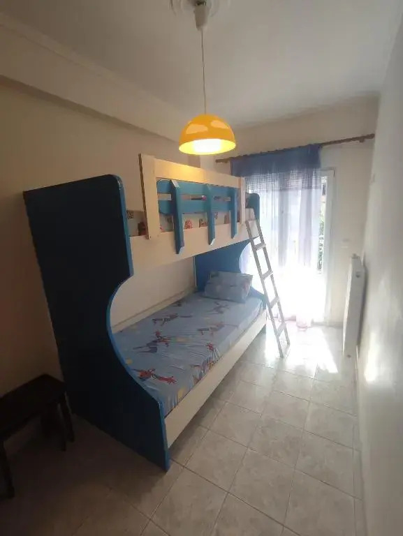 Dreamy 2 bedroom condo with free parking