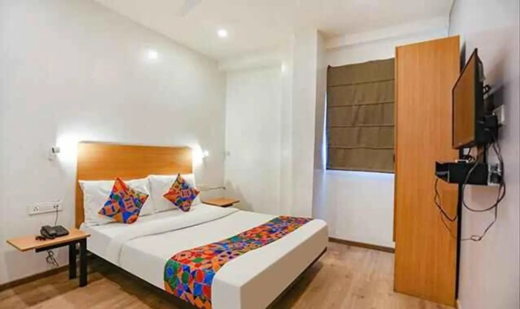 Hotel Yellow Chilli