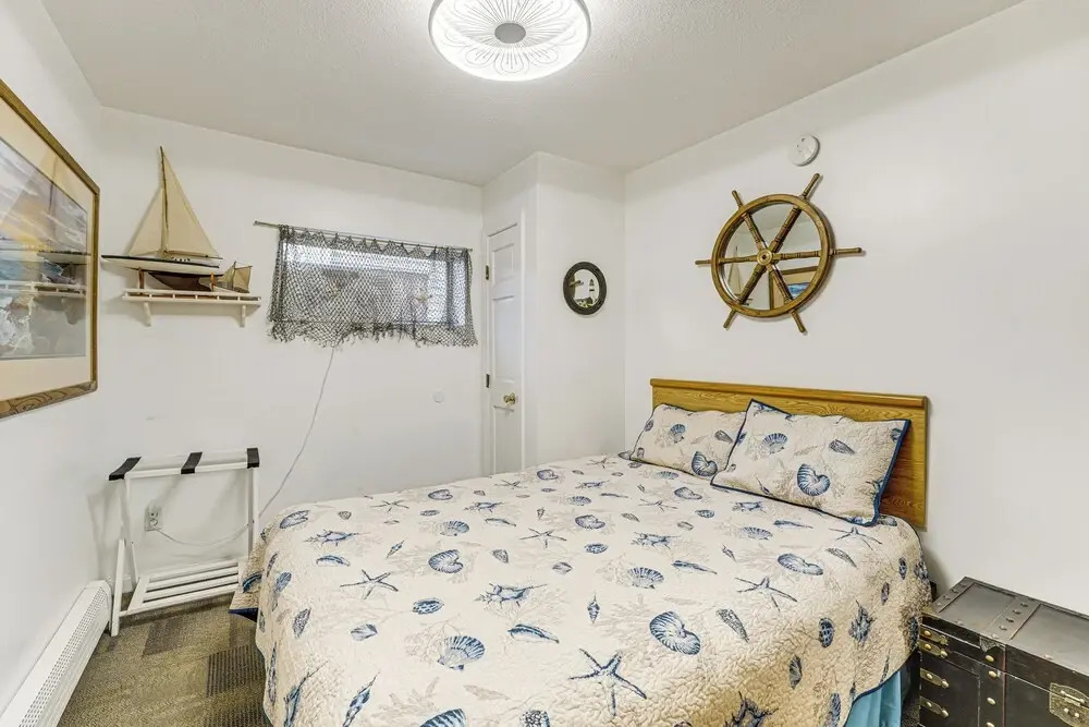 Walk to Ocean & Pier: Prime OOB Condo!