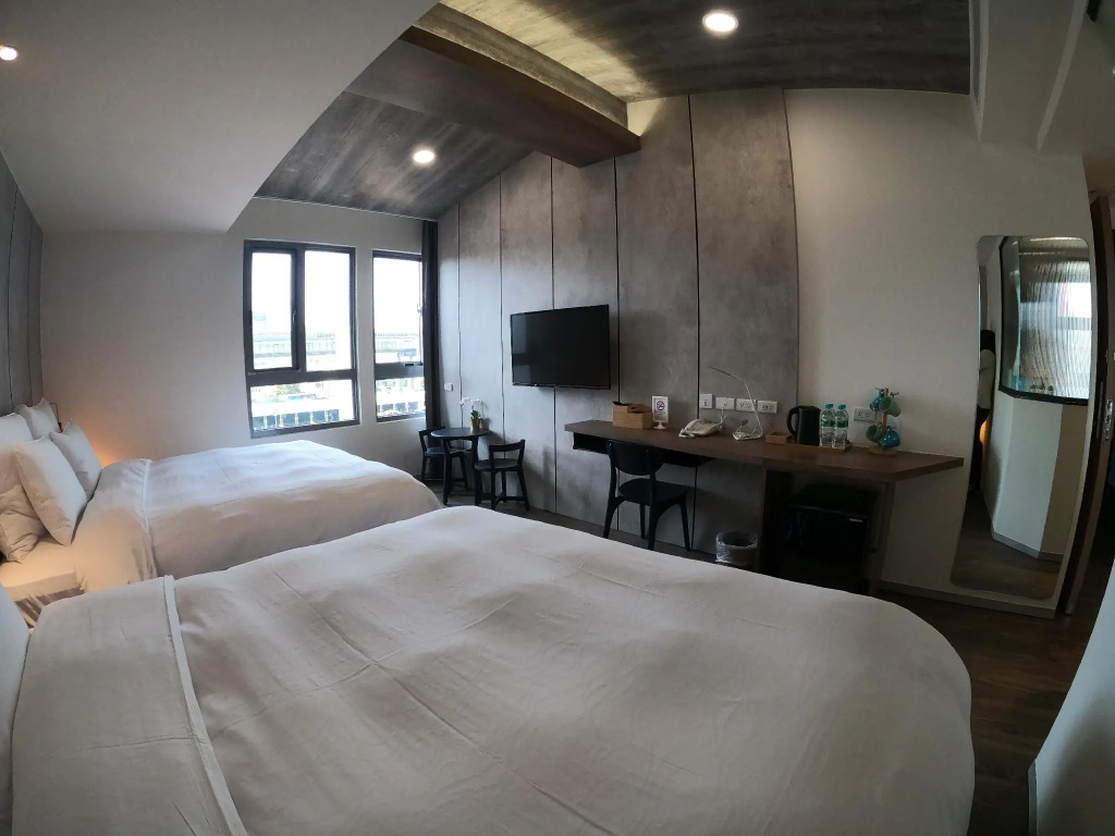 Watermark Hotel Kaohsiung Main Station