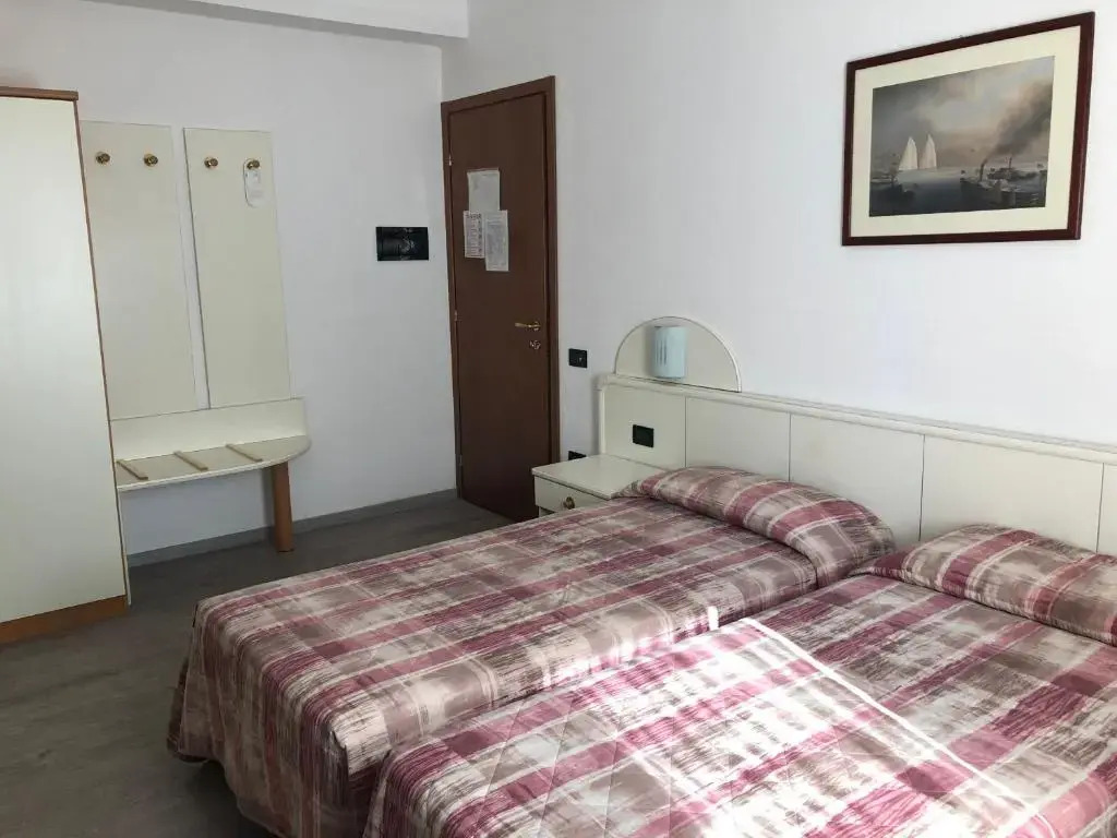Hotel Alpi Del Mare