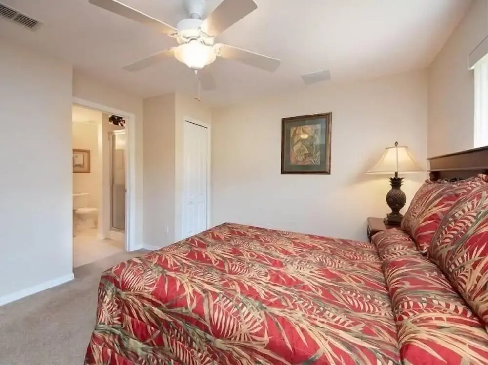 Westerly facing private pool and spa home over looking nature conservation area - 520