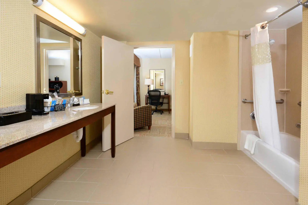 Hampton Inn Raleigh Capital Blvd North